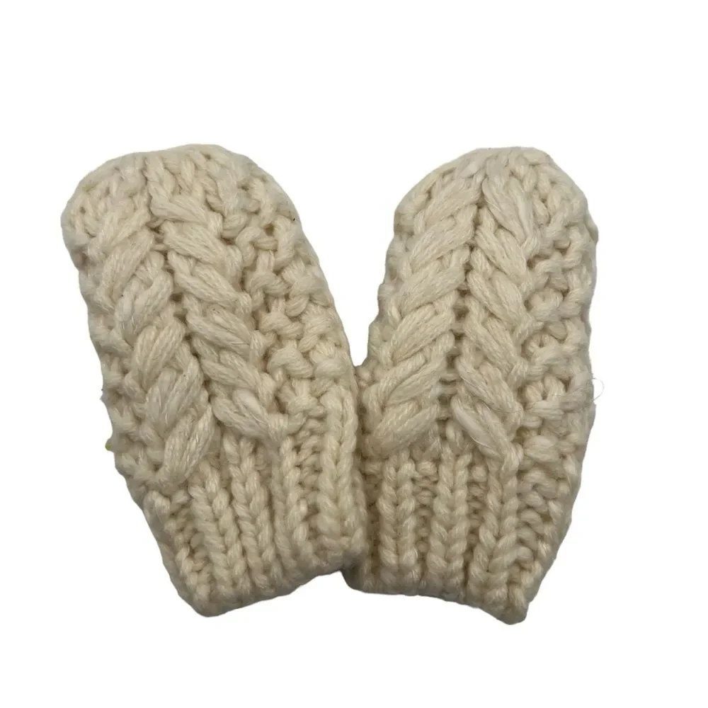 The North Face Baby Mittens Size XXS, Cream Cable Knit